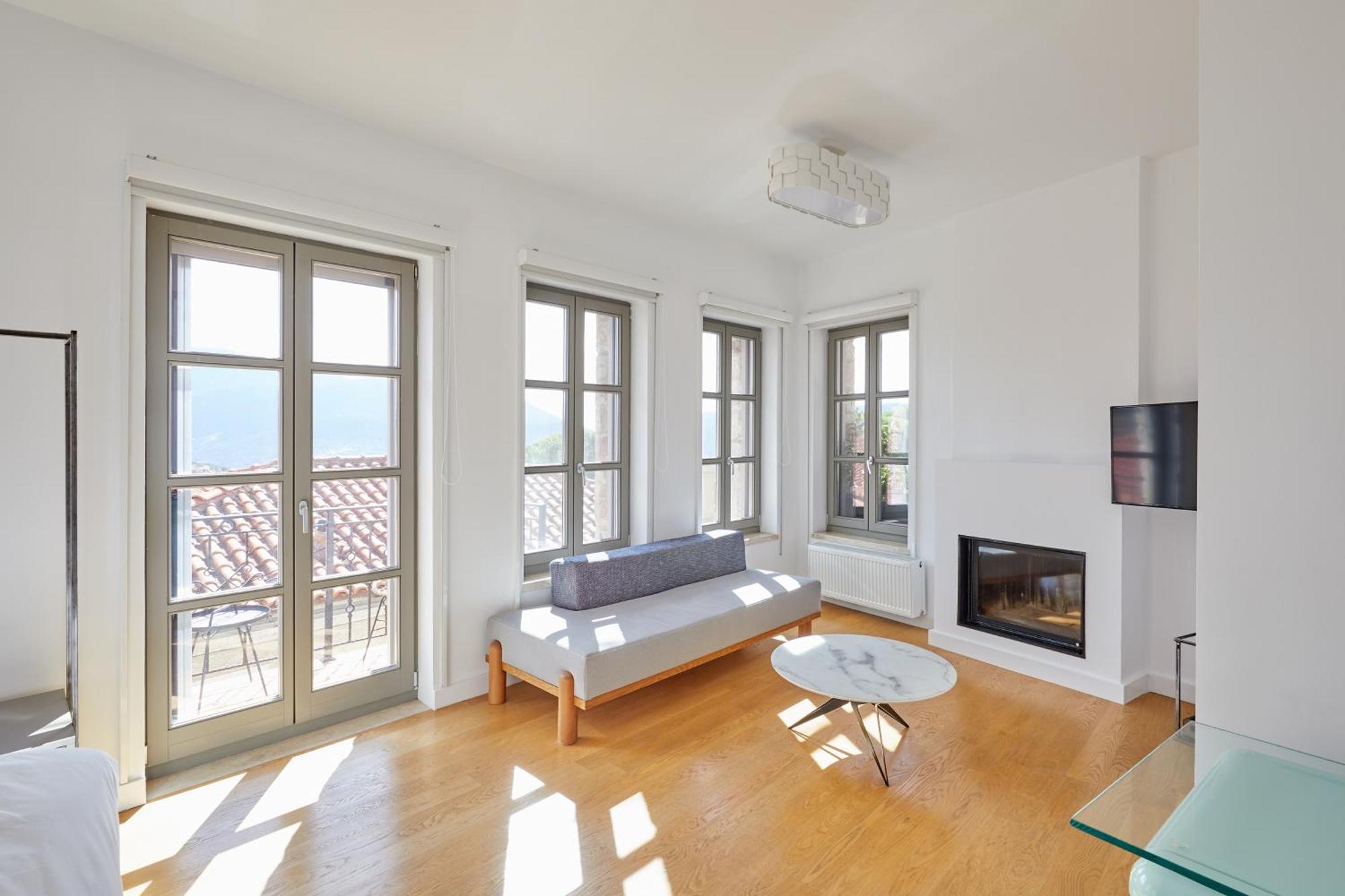 Clock Tower Arachova Suites Buitenkant foto